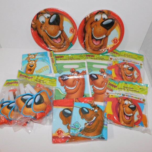 Hallmark Scooby Doo Birthday Party Supplies Lot for 16 Plates Invitations Bags - Picture 1 of 8